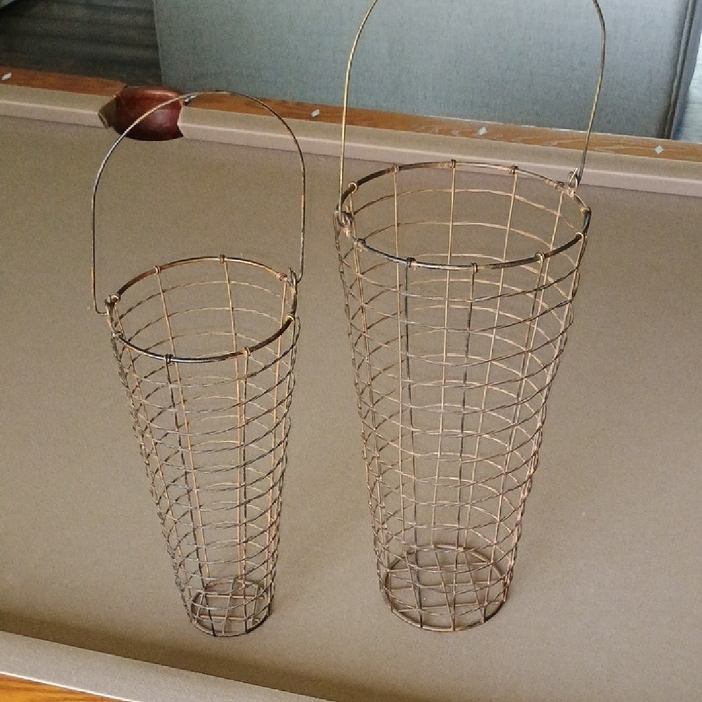 Brown Wire Basket Set with Geometric Design